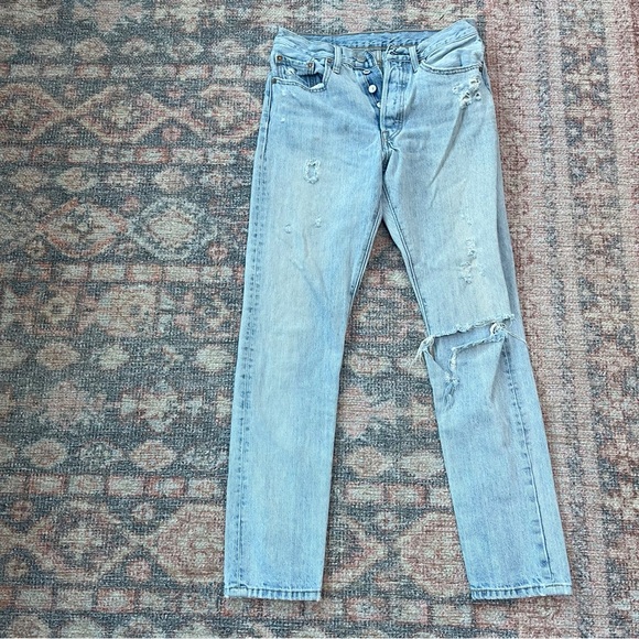 Levi’s slim/straight leg distressed ankle jeans - Picture 1 of 10